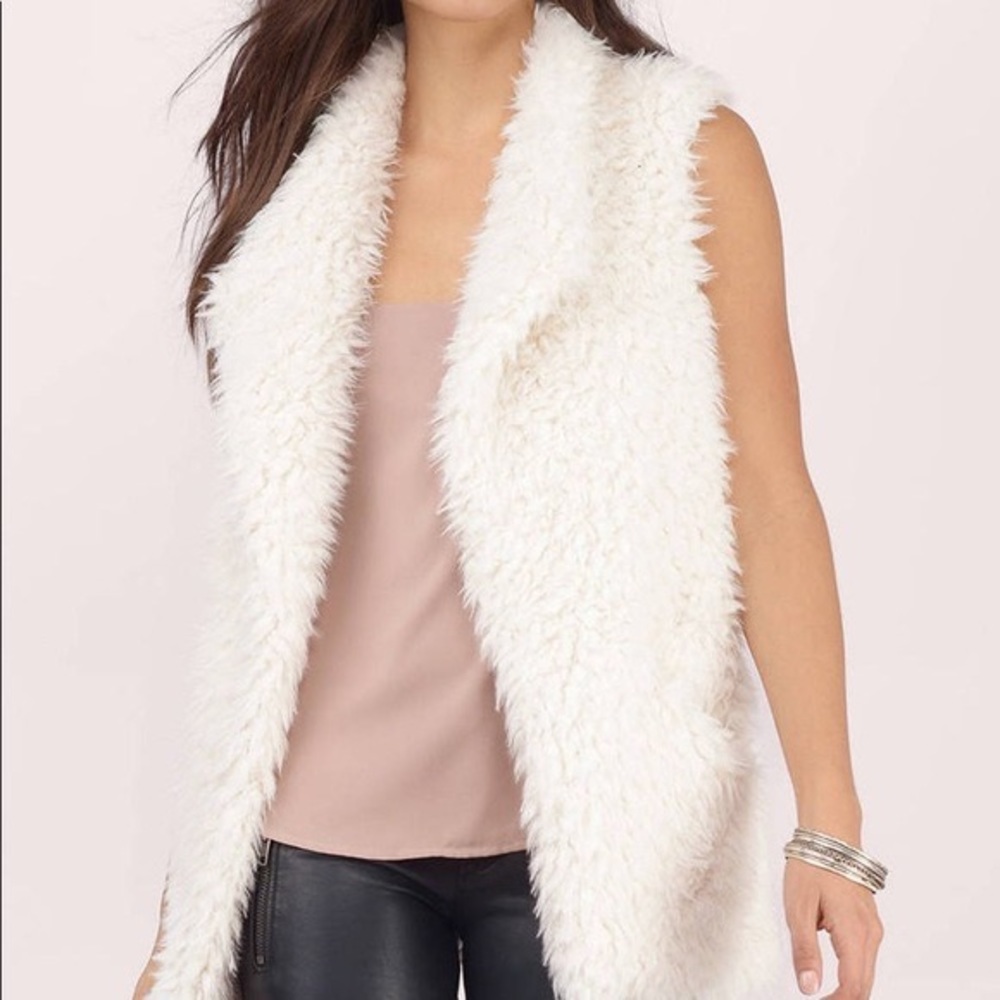 •ME JANE• Faux Fur Vest With Pockets